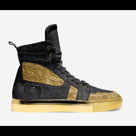 Royal citizens kicks